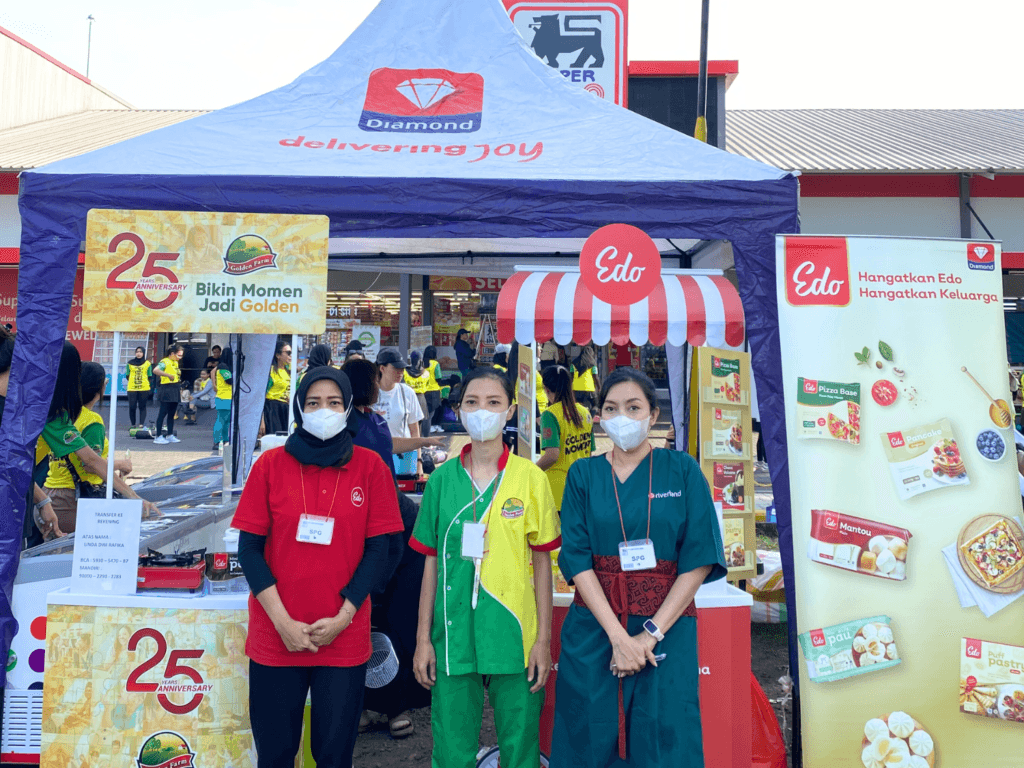 Manpower outsourcing Pradipta membagikan sampel Golden Farm kepada peserta Pound Fit untuk meningkatkan awareness dan mendorong pembelian langsung.