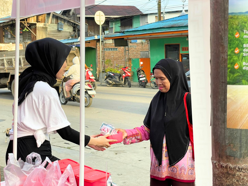 Brand activation agency Pradipta menjalankan grebek pasar Sasa MSG di Kalimantan untuk meningkatkan awareness dan penjualan produk.