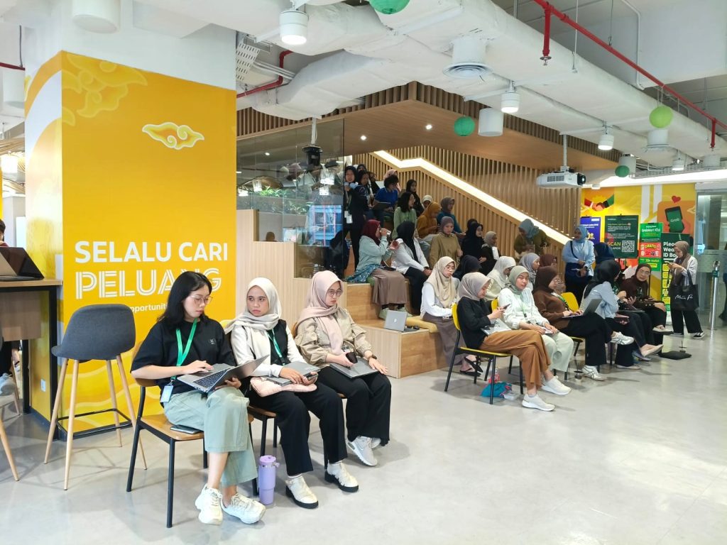Aktivitas skin consultation Dermies Max di event office to office