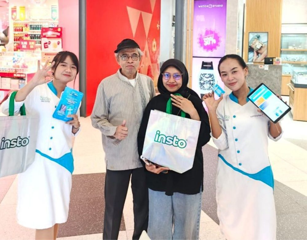Booth activation Insto Dry Eyes di mall Jakarta dengan konsep edukatif
