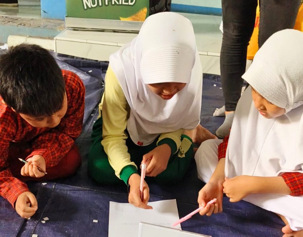 Push selling Happy Tos Pop saat school activation di Jabodetabek