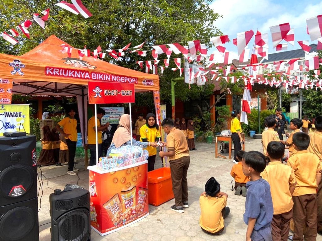 Sampling selling O’Pao di sekolah untuk meningkatkan trial dan penjualan produk