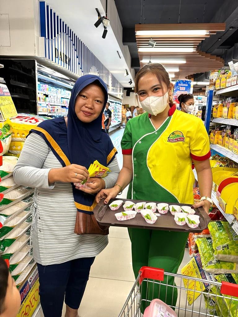 SPG Golden Farm melakukan edukasi produk frozen food kepada customer