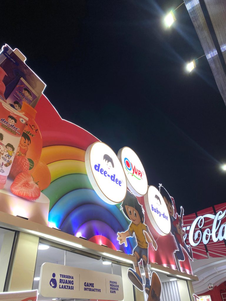Aktivasi push selling Yuri dengan games interaktif di Jakarta Fair