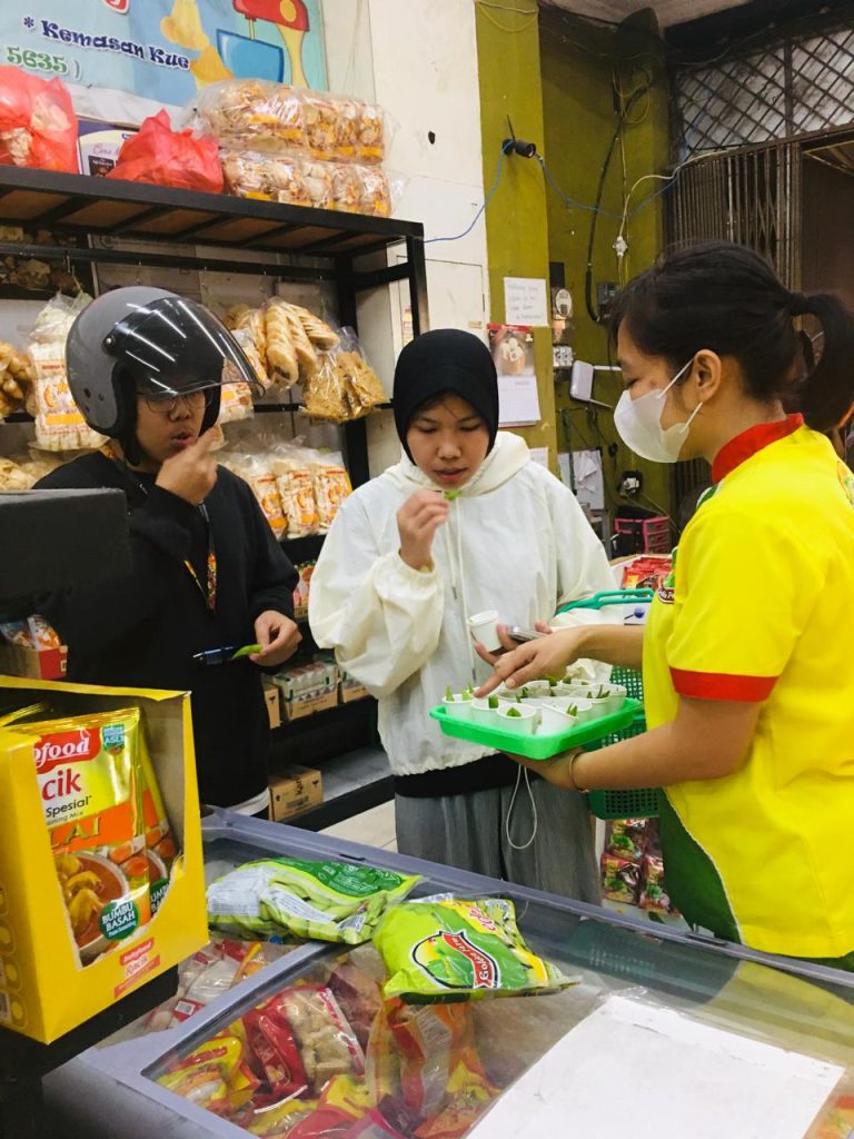 Aktivasi general trade dengan SPG di pasar tradisional Jabodetabek
