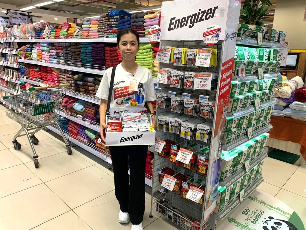 SPG brand activation agency Pradipta menjalankan in-store activation Energizer di Bandung
