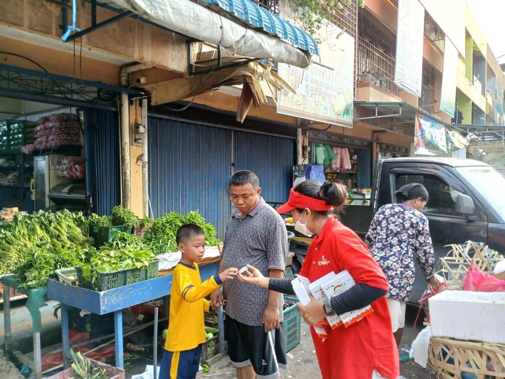 Sampling selling Kinder Creamy di General Trade