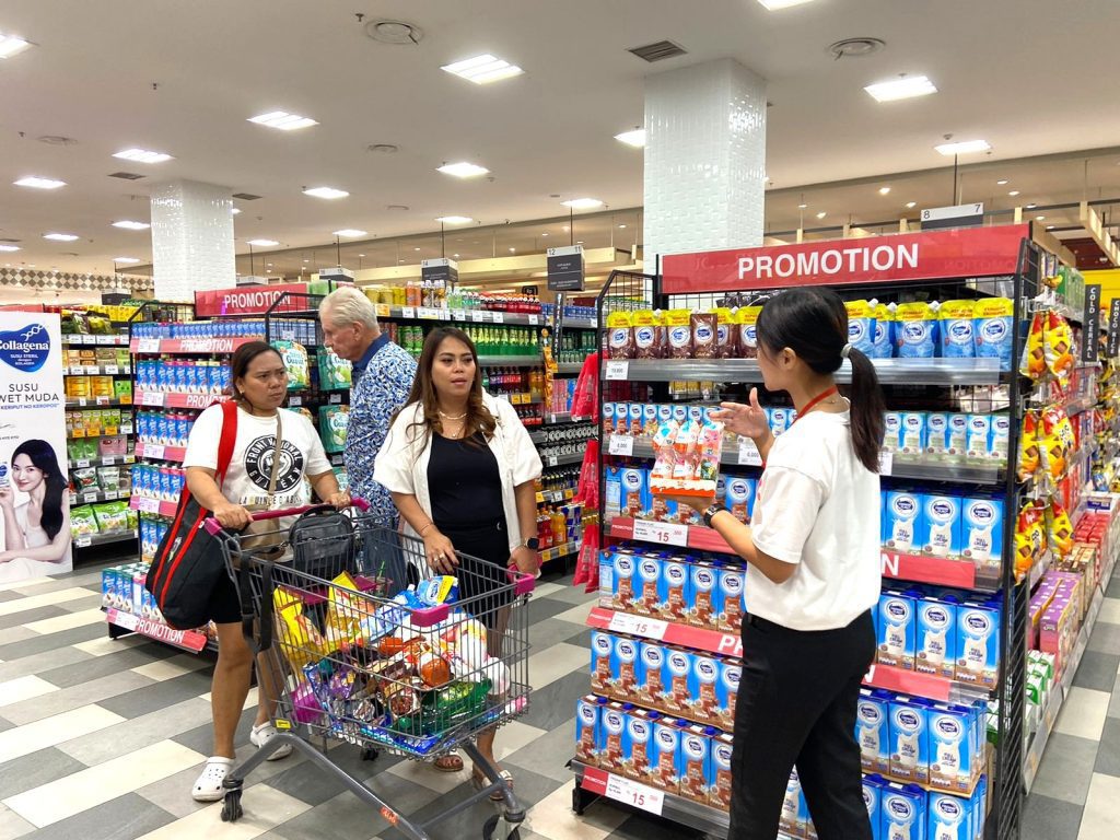 Brand activation agency Pradipta support edukasi produk Kinder Joy kepada keluarga dan orang tua