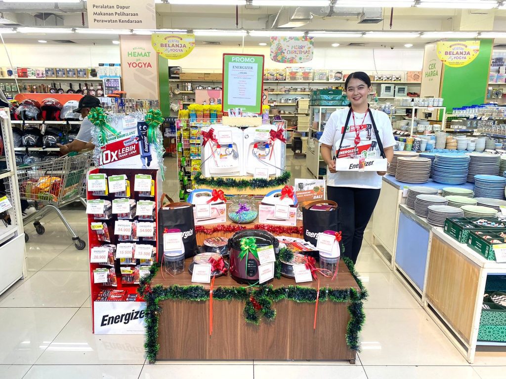 SPG event retail Energizer membantu meningkatkan omset penjualan di Bandung