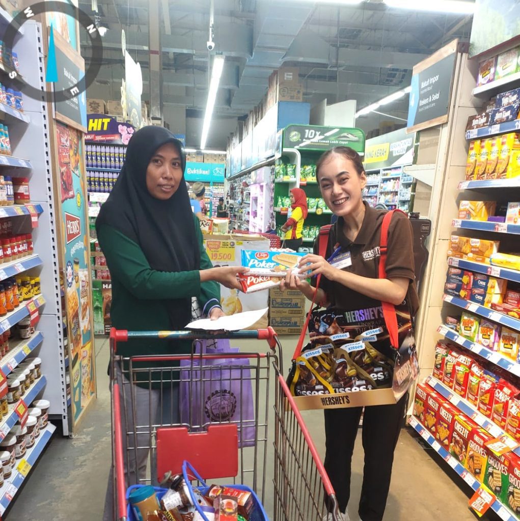 rand activation Hershey di supermarket saat momentum Ramadhan