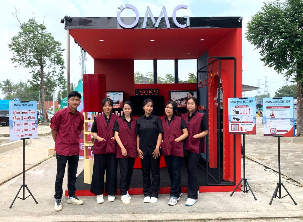 Brand activation OMG Beauty di rest area saat arus mudik Lebaran