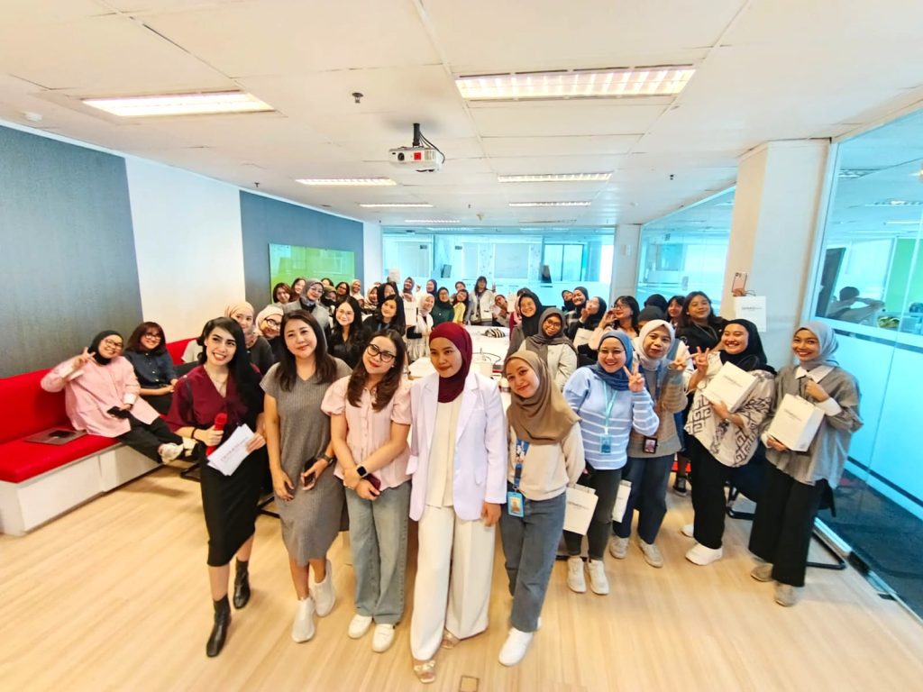 Brand activation skincare ERHA dengan konsultasi kulit di kantor