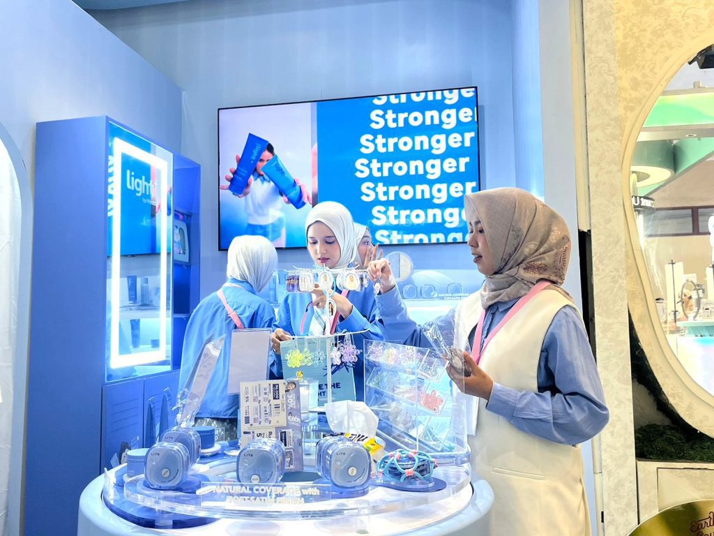 Aktivasi brand beauty Paragon di Jakarta X Beauty dengan 99 manpower