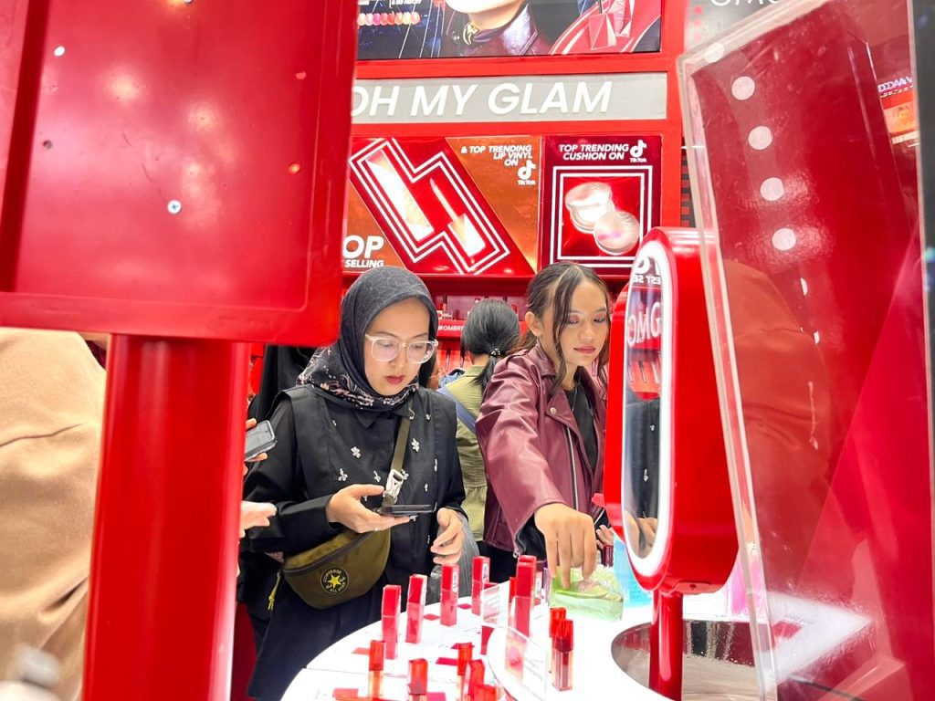 Beauty advisor agency menyediakan Beauty Advisor untuk booth event Jakarta X Beauty