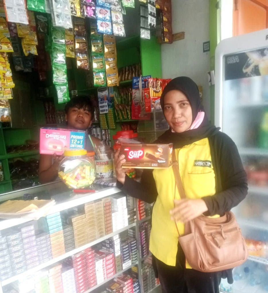 Sales motorist membantu pembukaan outlet baru Nabati di area Jawa Barat dan Banten