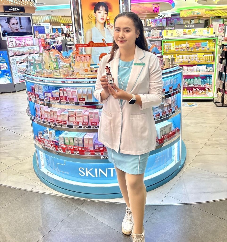 Brand activation beauty Skintific dengan konsultasi skincare kepada customer