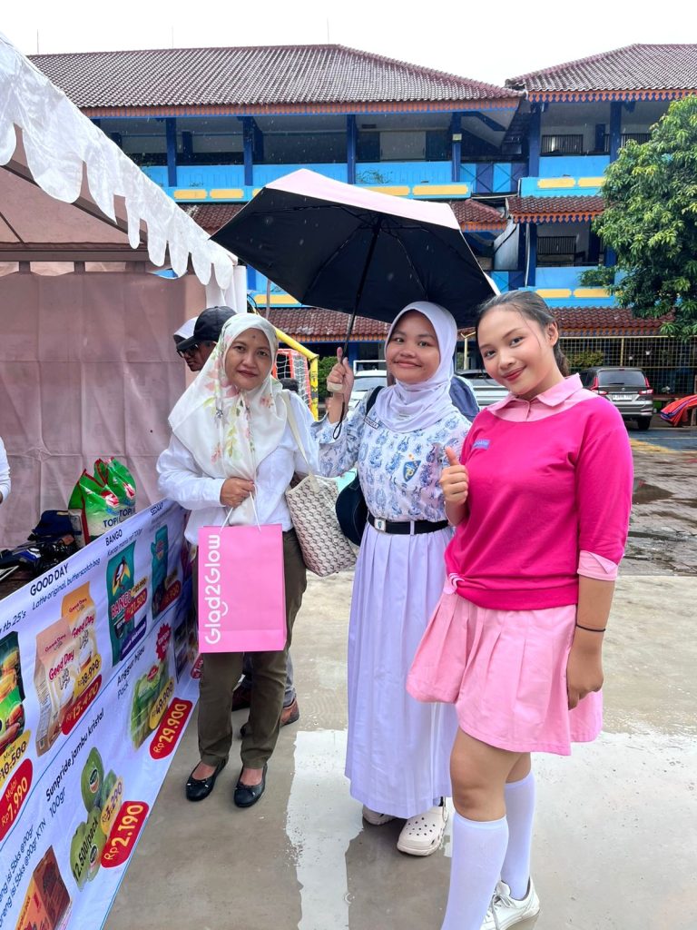Beauty advisor agency untuk pop up booth Skintific di exhibition