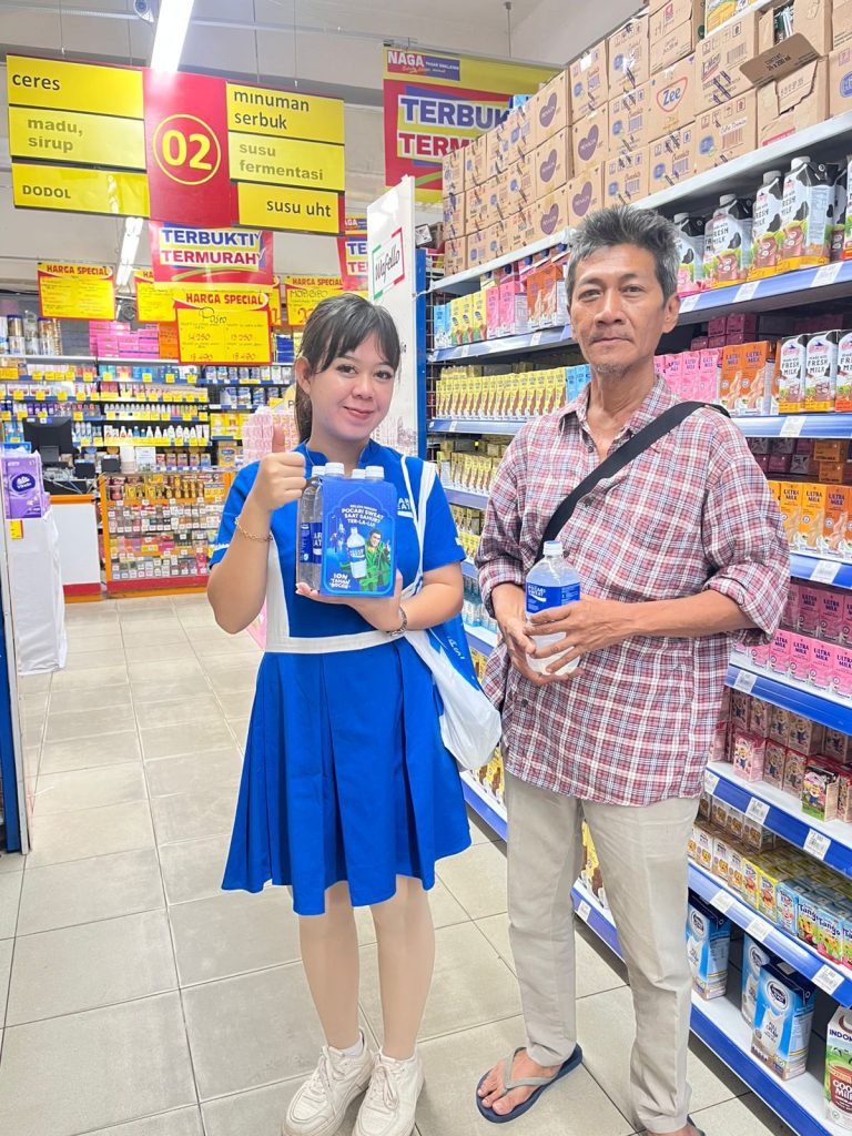 Retail activation Pocari Sweat dengan mobile selling di 40 kota Indonesia